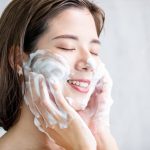 Mengapa Double Cleansing Penting dalam Basic Skincare?